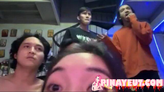 Ang gusto ni Tina ay siya lang ang pinagjajakulan ng buong tropa